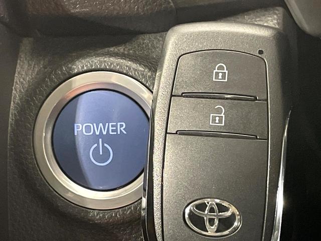 アクア Ｘ　禁煙車　ＡＣ１００Ｖ電源　レーダークルーズ　トヨタセーフティセンス　コーナーセンサー　スマートキー　ＬＥＤヘッドライト　ディスプレイオーディオ　ＥＴＣ　オートマチックハイビーム　車線逸脱警報（33枚目）