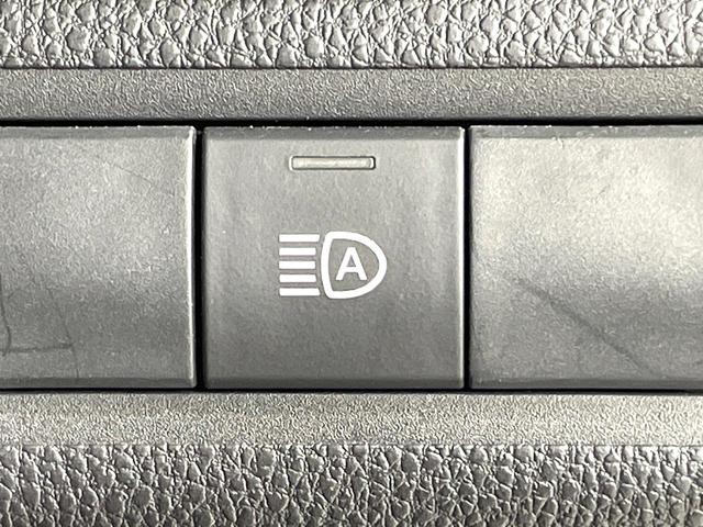 アクア Ｘ　禁煙車　ＡＣ１００Ｖ電源　レーダークルーズ　トヨタセーフティセンス　コーナーセンサー　スマートキー　ＬＥＤヘッドライト　ディスプレイオーディオ　ＥＴＣ　オートマチックハイビーム　車線逸脱警報（43枚目）