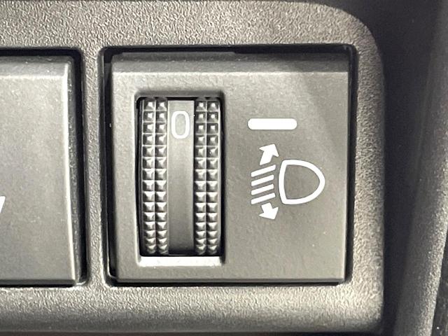 アクア Ｘ　禁煙車　ＡＣ１００Ｖ電源　レーダークルーズ　トヨタセーフティセンス　コーナーセンサー　スマートキー　ＬＥＤヘッドライト　ディスプレイオーディオ　ＥＴＣ　オートマチックハイビーム　車線逸脱警報（44枚目）