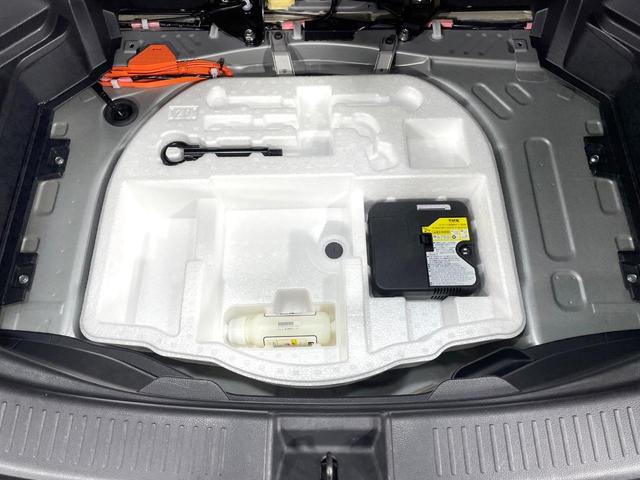 アクア Ｘ　禁煙車　ＡＣ１００Ｖ電源　レーダークルーズ　トヨタセーフティセンス　コーナーセンサー　スマートキー　ＬＥＤヘッドライト　ディスプレイオーディオ　ＥＴＣ　オートマチックハイビーム　車線逸脱警報（52枚目）