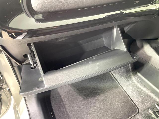 アクア Ｘ　禁煙車　ＡＣ１００Ｖ電源　レーダークルーズ　トヨタセーフティセンス　コーナーセンサー　スマートキー　ＬＥＤヘッドライト　ディスプレイオーディオ　ＥＴＣ　オートマチックハイビーム　車線逸脱警報（54枚目）