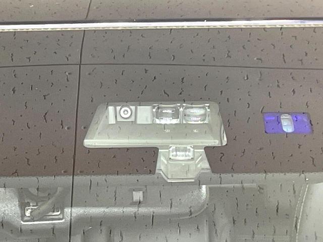 アウトランダーＰＨＥＶ Ｇリミテッドエディション　４ＷＤ　純正ナビ　バックカメラ　禁煙車　衝突被害軽減ブレーキ　１００Ｖ電源　パワーシート　ハーフレザーシート　ＥＴＣ　シートヒーター　パドルシフト　ステアリングヒーター　スマートキー　フルセグ（5枚目）