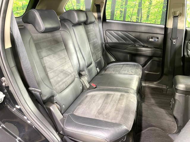 アウトランダーＰＨＥＶ Ｇリミテッドエディション　４ＷＤ　純正ナビ　バックカメラ　禁煙車　衝突被害軽減ブレーキ　１００Ｖ電源　パワーシート　ハーフレザーシート　ＥＴＣ　シートヒーター　パドルシフト　ステアリングヒーター　スマートキー　フルセグ（9枚目）