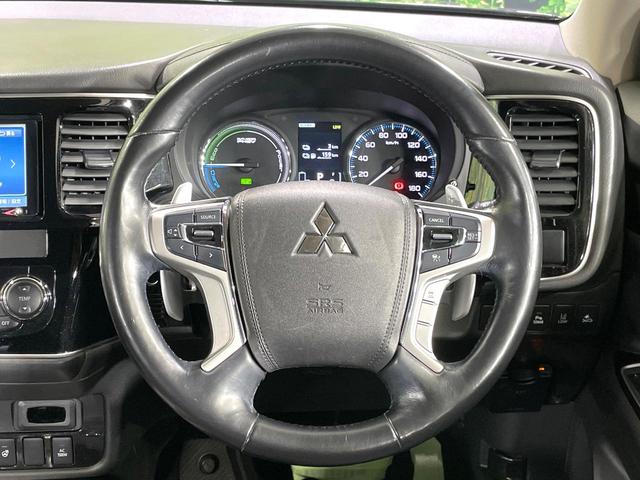 アウトランダーＰＨＥＶ Ｇリミテッドエディション　４ＷＤ　純正ナビ　バックカメラ　禁煙車　衝突被害軽減ブレーキ　１００Ｖ電源　パワーシート　ハーフレザーシート　ＥＴＣ　シートヒーター　パドルシフト　ステアリングヒーター　スマートキー　フルセグ（11枚目）