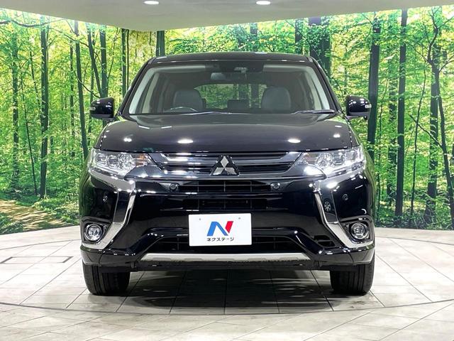 アウトランダーＰＨＥＶ Ｇリミテッドエディション　４ＷＤ　純正ナビ　バックカメラ　禁煙車　衝突被害軽減ブレーキ　１００Ｖ電源　パワーシート　ハーフレザーシート　ＥＴＣ　シートヒーター　パドルシフト　ステアリングヒーター　スマートキー　フルセグ（14枚目）