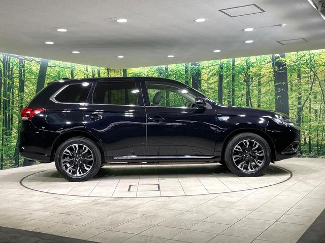 アウトランダーＰＨＥＶ Ｇリミテッドエディション　４ＷＤ　純正ナビ　バックカメラ　禁煙車　衝突被害軽減ブレーキ　１００Ｖ電源　パワーシート　ハーフレザーシート　ＥＴＣ　シートヒーター　パドルシフト　ステアリングヒーター　スマートキー　フルセグ（26枚目）