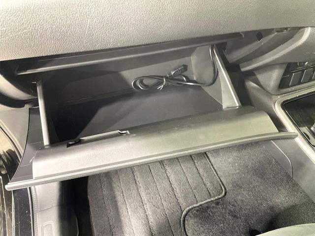 アウトランダーＰＨＥＶ Ｇリミテッドエディション　４ＷＤ　純正ナビ　バックカメラ　禁煙車　衝突被害軽減ブレーキ　１００Ｖ電源　パワーシート　ハーフレザーシート　ＥＴＣ　シートヒーター　パドルシフト　ステアリングヒーター　スマートキー　フルセグ（56枚目）