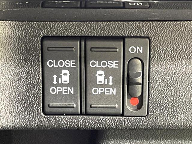 ステップワゴンスパーダ ｅ：ＨＥＶスパーダ　Ｇ　ホンダセンシング　ハイブリッド　両側電動スライド　純正９インチナビ　ＡＣ１００Ｖ電源　ホンダセンシング　レーダークルーズ　禁煙車　コーナーセンサー　スマートキー　ＬＥＤヘッドライト　ＥＴＣ　オートマチックハイビーム（3枚目）