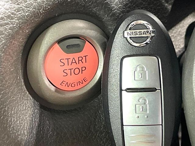 キューブ １５Ｘ　純正ナビ　バックカメラ　スマートキー　アイドリングストップ　電動格納ミラー　純正１４インチホイール　エアコン　盗難防止システム　衝突安全ボディー　プライバシーガラス　禁煙車（5枚目）