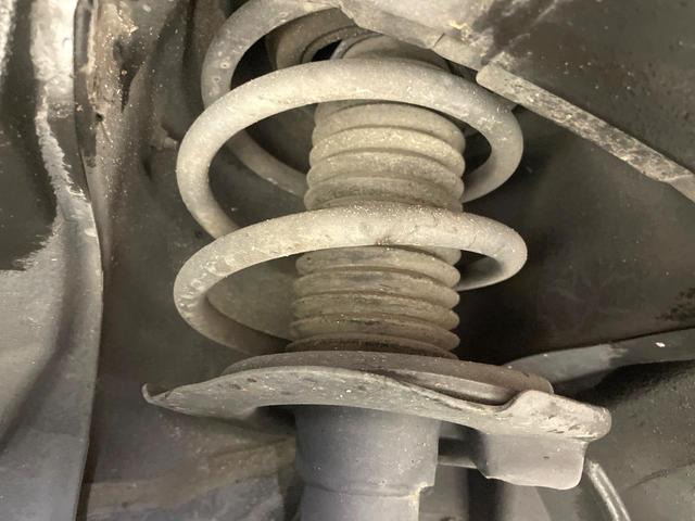 セレナ ｅ－パワー　ハイウェイスターＶ　衝突軽減　プロパイロット　両側電動スライド　純正９型ナビ　全周囲カメラ　ドライブレコーダー　ＥＴＣ　スマートキー　オートエアコン　ＬＥＤヘッド　ステアリングスイッチ　電動格納ミラー　禁煙車（20枚目）