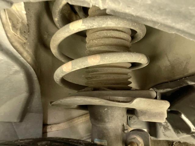 セレナ ハイウェイスター　衝突軽減　両側電動スライド　後席モニター　純正９型ナビ　全周囲カメラ　ドライブレコーダー　ＥＴＣ　ＬＥＤヘッド　スマートキー　オートエアコン　純正１６インチアルミ　ステアリングスイッチ　禁煙車（20枚目）