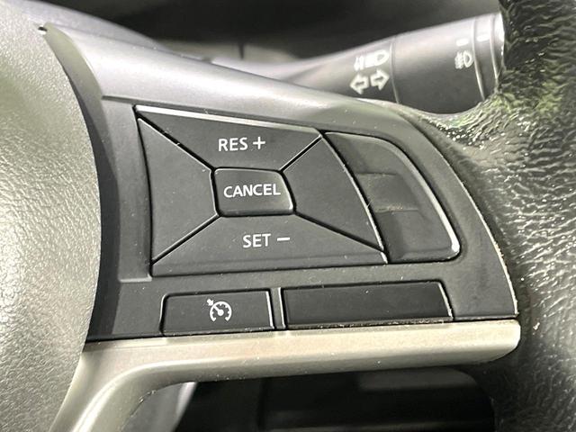 セレナ ハイウェイスター　衝突軽減　両側電動スライド　後席モニター　純正９型ナビ　全周囲カメラ　ドライブレコーダー　ＥＴＣ　ＬＥＤヘッド　スマートキー　オートエアコン　純正１６インチアルミ　ステアリングスイッチ　禁煙車（48枚目）