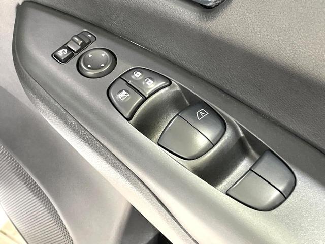 セレナ ハイウェイスター　衝突軽減　両側電動スライド　後席モニター　純正９型ナビ　全周囲カメラ　ドライブレコーダー　ＥＴＣ　ＬＥＤヘッド　スマートキー　オートエアコン　純正１６インチアルミ　ステアリングスイッチ　禁煙車（51枚目）