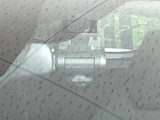 C-HR S LEDエディション SDナビ バックカメラ 衝突被害軽減システム レーダークルーズ 禁煙車 ドラレコ スマートキー LEDヘッド ビルトインETC 純正18インチアルミ オートハイビーム オートライト デュアルエアコン(6枚目)