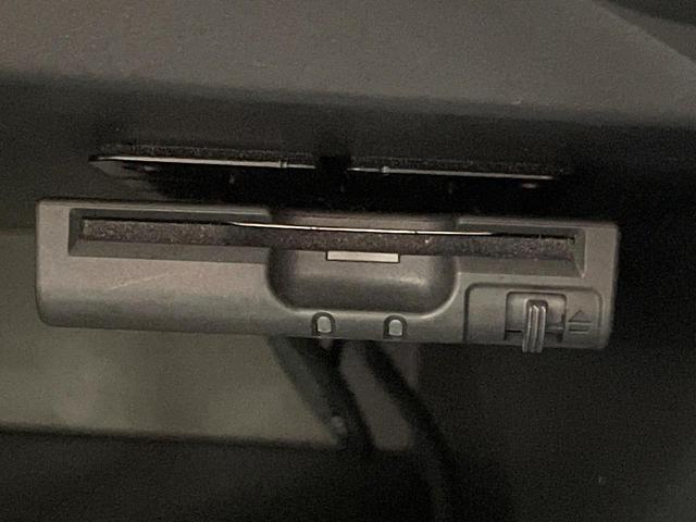 ノート ｅ－パワー　Ｘ　衝突軽減　純正ナビ　バックカメラ　ドライブレコーダー　ＥＴＣ　スマートキー　オートエアコン　Ｂｌｕｅｔｏｏｔｈ再生　車線逸脱警報　横滑り防止装置　オートライト　電動格納ミラー　禁煙車（7枚目）