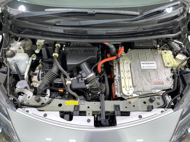 ノート ｅ－パワー　Ｘ　衝突軽減　純正ナビ　バックカメラ　ドライブレコーダー　ＥＴＣ　スマートキー　オートエアコン　Ｂｌｕｅｔｏｏｔｈ再生　車線逸脱警報　横滑り防止装置　オートライト　電動格納ミラー　禁煙車（18枚目）