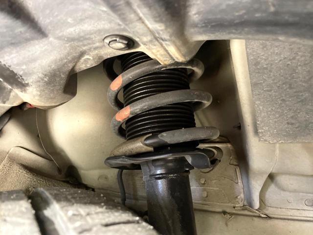 ノート ｅ－パワー　Ｘ　衝突軽減　純正ナビ　バックカメラ　ドライブレコーダー　ＥＴＣ　スマートキー　オートエアコン　Ｂｌｕｅｔｏｏｔｈ再生　車線逸脱警報　横滑り防止装置　オートライト　電動格納ミラー　禁煙車（20枚目）