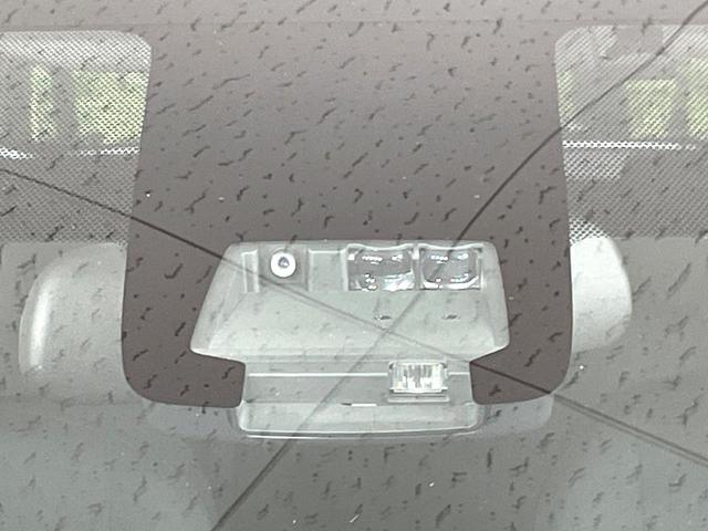 アクア S 純正ナビ バックカメラ 禁煙車 衝突被害軽減ブレーキ シートヒーター ETC スマートキー 車線逸脱警報 オートマチックハイビーム LEDヘッドライト コーナーセンサー フルセグ Bluetooth(5枚目)