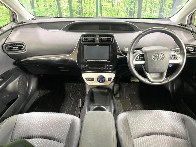 プリウス S ナビ 寒冷地仕様 禁煙車 ドラレコ スマートキー LEDヘッド ETC オートライト オートエアコン Bluetooth再生 CD再生 DVD再生 フルセグ 革巻きステアリング ステアリングスイッチ(2枚目)
