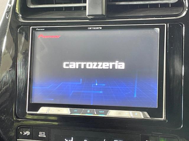プリウス S ナビ 寒冷地仕様 禁煙車 ドラレコ スマートキー LEDヘッド ETC オートライト オートエアコン Bluetooth再生 CD再生 DVD再生 フルセグ 革巻きステアリング ステアリングスイッチ(3枚目)