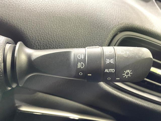 プリウス S ナビ 寒冷地仕様 禁煙車 ドラレコ スマートキー LEDヘッド ETC オートライト オートエアコン Bluetooth再生 CD再生 DVD再生 フルセグ 革巻きステアリング ステアリングスイッチ(7枚目)