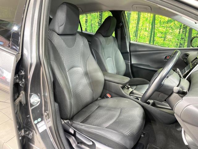 プリウス S ナビ 寒冷地仕様 禁煙車 ドラレコ スマートキー LEDヘッド ETC オートライト オートエアコン Bluetooth再生 CD再生 DVD再生 フルセグ 革巻きステアリング ステアリングスイッチ(8枚目)