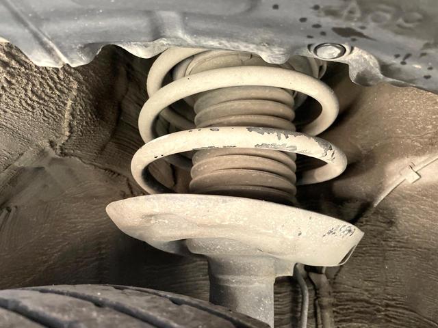 プリウス S ナビ 寒冷地仕様 禁煙車 ドラレコ スマートキー LEDヘッド ETC オートライト オートエアコン Bluetooth再生 CD再生 DVD再生 フルセグ 革巻きステアリング ステアリングスイッチ(22枚目)