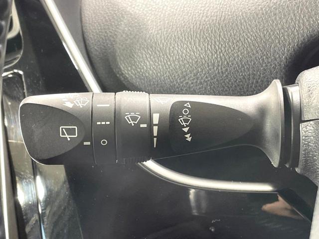 プリウス S ナビ 寒冷地仕様 禁煙車 ドラレコ スマートキー LEDヘッド ETC オートライト オートエアコン Bluetooth再生 CD再生 DVD再生 フルセグ 革巻きステアリング ステアリングスイッチ(40枚目)