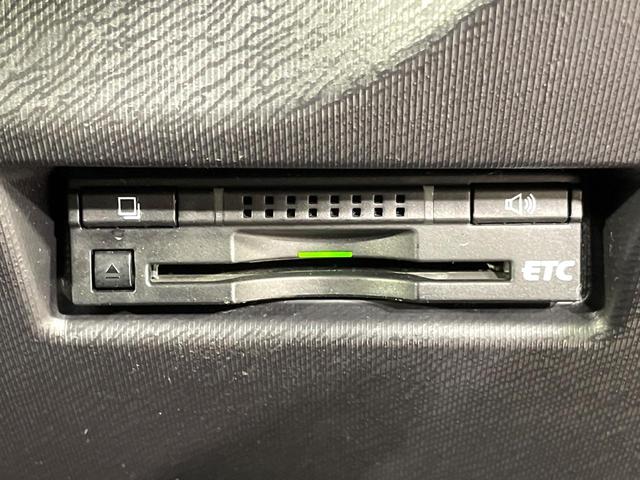 アクア Ｘ－アーバン　純正ＳＤナビ　バックカメラ　禁煙車　ハーフレザーシート　ドラレコ　スマートキー　ＬＥＤヘッド　ルーフレール　ビルトインＥＴＣ　純正１６インチアルミ　オートライト　オートエアコン　Ｂｌｕｅｔｏｏｔｈ（6枚目）