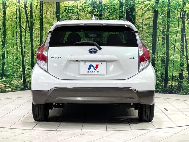 アクア Ｘ－アーバン　純正ＳＤナビ　バックカメラ　禁煙車　ハーフレザーシート　ドラレコ　スマートキー　ＬＥＤヘッド　ルーフレール　ビルトインＥＴＣ　純正１６インチアルミ　オートライト　オートエアコン　Ｂｌｕｅｔｏｏｔｈ（13枚目）