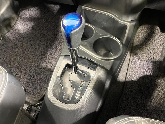 アクア Ｘ－アーバン　純正ＳＤナビ　バックカメラ　禁煙車　ハーフレザーシート　ドラレコ　スマートキー　ＬＥＤヘッド　ルーフレール　ビルトインＥＴＣ　純正１６インチアルミ　オートライト　オートエアコン　Ｂｌｕｅｔｏｏｔｈ（33枚目）