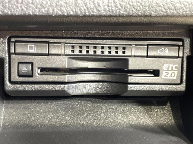 クラウンハイブリッド ロイヤルサルーン メーカー純正ナビ バックカメラ ドライブレコーダー ETC パワーシート LEDヘッド クルーズコントロール スマートキー オートエアコン 純正16インチアルミ ステアリングスイッチ 禁煙車(6枚目)