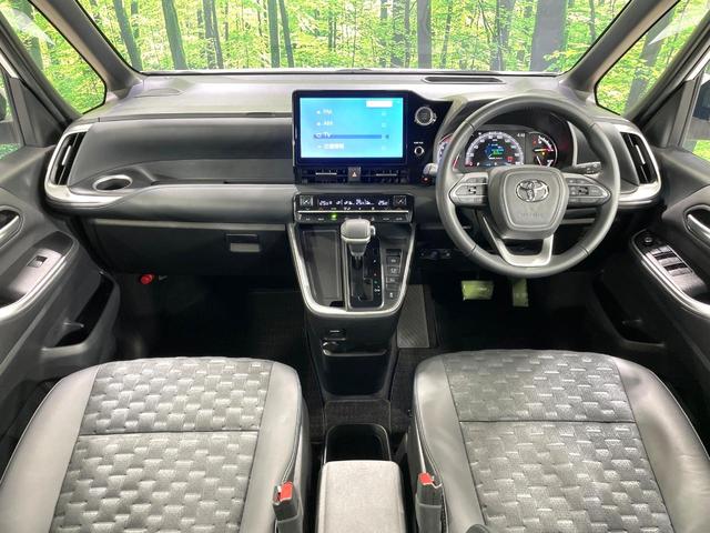 ヴォクシー Ｓ－Ｚ　純正１０．５型ナビ　両側電動ドア　セーフティセンス　バックカメラ　ＥＴＣ　シートヒーター　リアオートエアコン　ヘッドアップディスプレイ　ＬＥＤヘッド　純正１７インチアルミ　ＨＤＭＩ端子　禁煙車（2枚目）