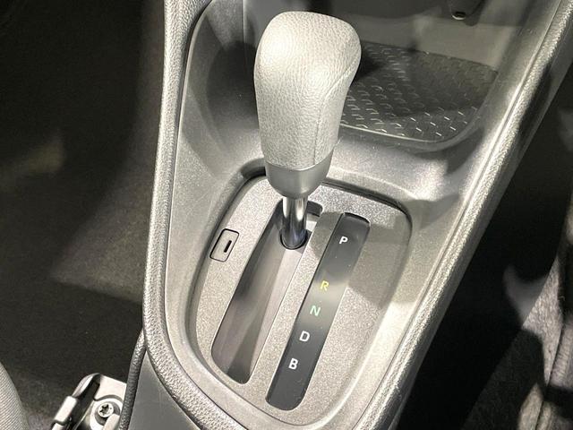 ヤリス Ｘ　純正８型ディスプレイオーディオ　衝突軽減装置　バックカメラ　ビルトインＥＴＣ　車線逸脱警報　Ｂｌｕｅｔｏｏｔｈ接続　スマートキー　プッシュスタート　電動格納ミラー　シートリフター　電動格納ミラー（33枚目）