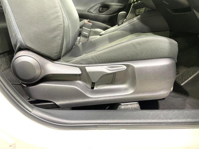 ヤリス Ｘ　純正８型ディスプレイオーディオ　衝突軽減装置　バックカメラ　ビルトインＥＴＣ　車線逸脱警報　Ｂｌｕｅｔｏｏｔｈ接続　スマートキー　プッシュスタート　電動格納ミラー　シートリフター　電動格納ミラー（34枚目）