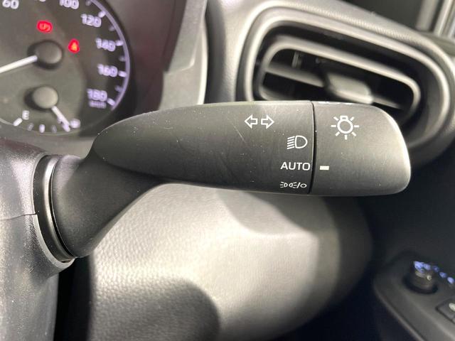 ヤリス Ｘ　純正８型ディスプレイオーディオ　衝突軽減装置　バックカメラ　ビルトインＥＴＣ　車線逸脱警報　Ｂｌｕｅｔｏｏｔｈ接続　スマートキー　プッシュスタート　電動格納ミラー　シートリフター　電動格納ミラー（43枚目）