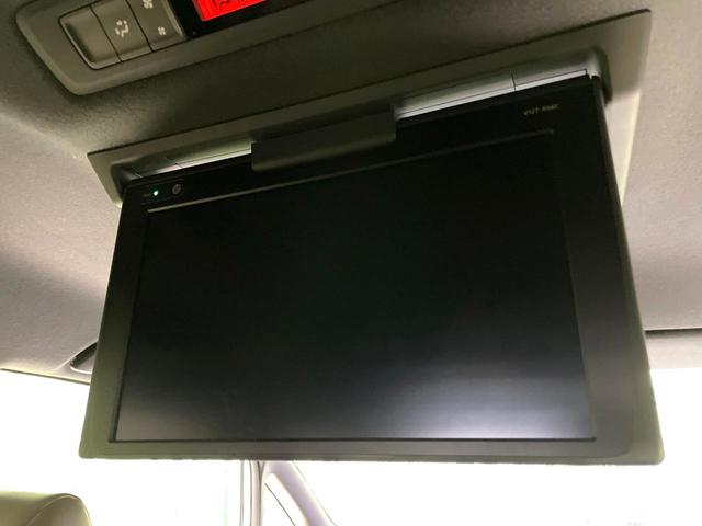 エスクァイア ハイブリッドGi プレミアムパッケージ モデリスタエアロ 純正10型ナビ 後席モニター 両側電動ドア 前席シートヒーター 衝突軽減装置 クルコン バックカメラ ETC ドラレコ LEDヘッド オートマチックハイビーム リアオートエアコン(4枚目)