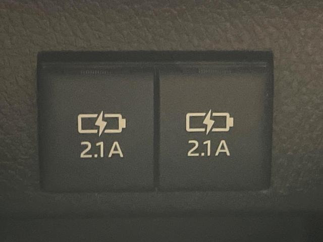 エスクァイア ハイブリッドGi プレミアムパッケージ モデリスタエアロ 純正10型ナビ 後席モニター 両側電動ドア 前席シートヒーター 衝突軽減装置 クルコン バックカメラ ETC ドラレコ LEDヘッド オートマチックハイビーム リアオートエアコン(62枚目)