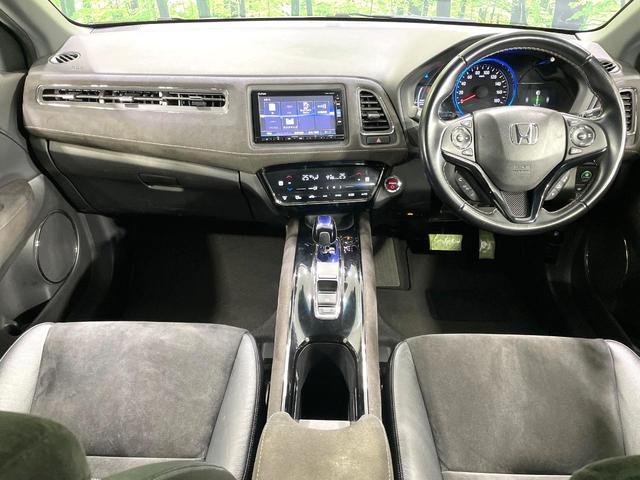 ヴェゼル ハイブリッドＲＳ・ホンダセンシング　純正ＳＤナビ　バックカメラ　衝突被害軽減システム　レーダークルーズ　禁煙車　ハーフレザーシート　スマートキー　ＬＥＤヘッド　ビルトインＥＴＣ　純正１８インチアルミ　車線逸脱警報　オートライト（2枚目）