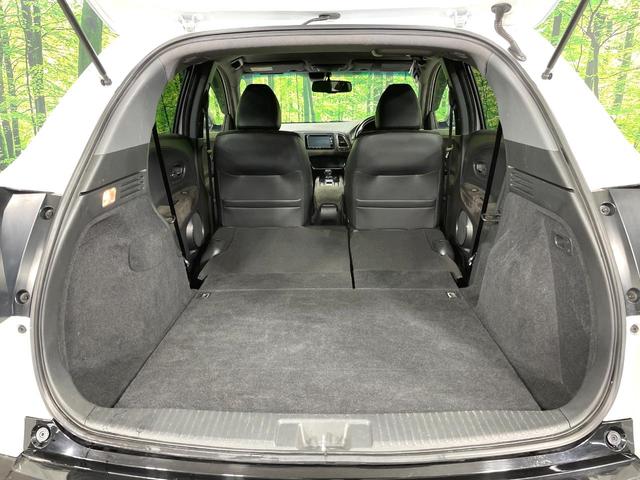 ヴェゼル ハイブリッドＲＳ・ホンダセンシング　純正ＳＤナビ　バックカメラ　衝突被害軽減システム　レーダークルーズ　禁煙車　ハーフレザーシート　スマートキー　ＬＥＤヘッド　ビルトインＥＴＣ　純正１８インチアルミ　車線逸脱警報　オートライト（9枚目）