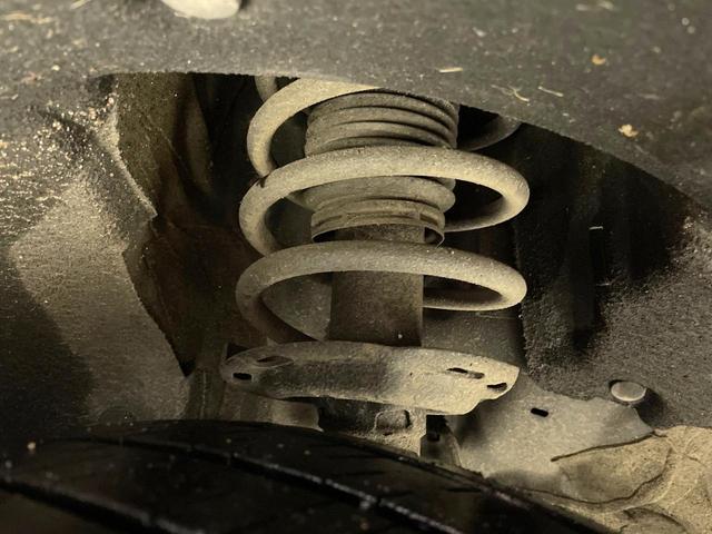 ヴェゼル ハイブリッドＲＳ・ホンダセンシング　純正ＳＤナビ　バックカメラ　衝突被害軽減システム　レーダークルーズ　禁煙車　ハーフレザーシート　スマートキー　ＬＥＤヘッド　ビルトインＥＴＣ　純正１８インチアルミ　車線逸脱警報　オートライト（19枚目）