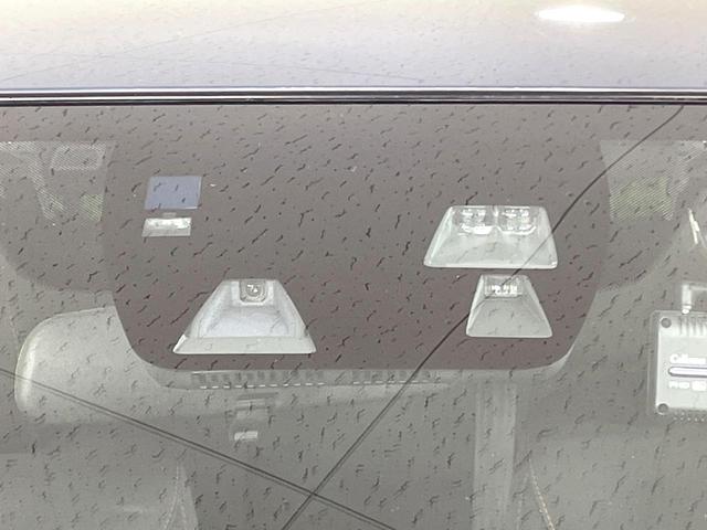 �y�X�}�[�g�u���[�L�T�|�[�g�z���s���ɑO���̎ԗ�����F�����A�Փ˂������Ȏ��͌x��ƃu���[�L�ŏՓˉ���Ɣ�Q�y�����A�V�X�g�B�����S�Ƀh���C�u�����y���݂��������܂��B