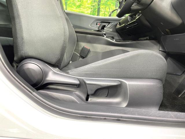 プリウス Ｇ　衝突軽減　レーダークルーズコントロール　純正８型ディスプレイ　全周囲カメラ　シートヒーター　ＬＥＤヘッド　ＥＴＣ　純正１９インチアルミ　スマートキー　オートエアコン　ステアリングスイッチ　禁煙車（59枚目）