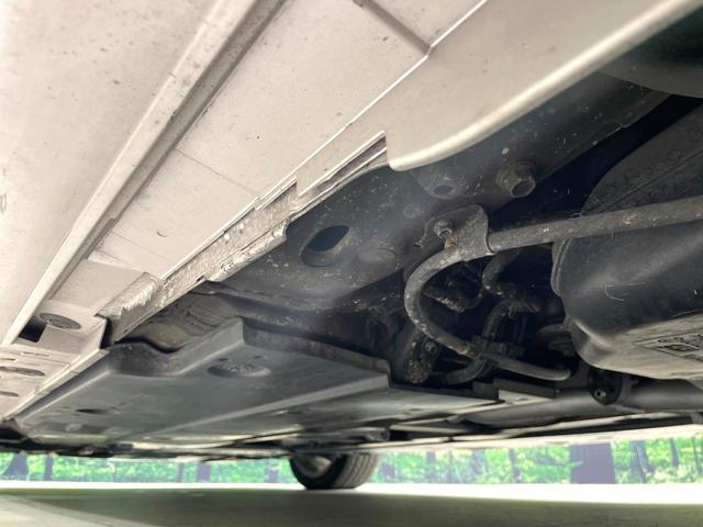 プリウス Ａツーリングセレクション　４ＷＤ　純正９インチナビ　バックカメラ　トヨタセーフティセンス　レーダークルーズ　禁煙車　合皮シート　シートヒーター　ドラレコ　コーナーセンサー　ＬＥＤヘッドライト　ＥＴＣ　オートマチックハイビーム（21枚目）