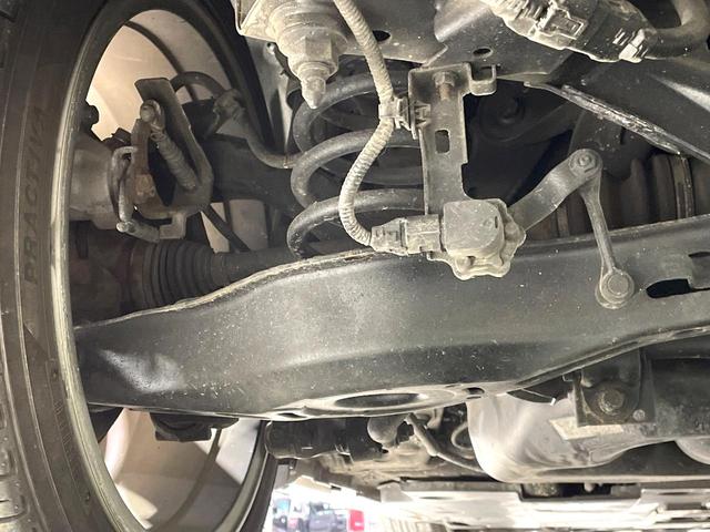 プリウス Ａツーリングセレクション　４ＷＤ　純正９インチナビ　バックカメラ　トヨタセーフティセンス　レーダークルーズ　禁煙車　合皮シート　シートヒーター　ドラレコ　コーナーセンサー　ＬＥＤヘッドライト　ＥＴＣ　オートマチックハイビーム（22枚目）