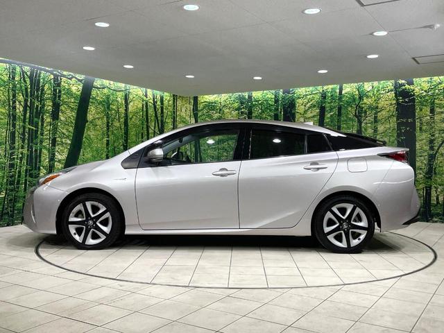 プリウス Ａツーリングセレクション　４ＷＤ　純正９インチナビ　バックカメラ　トヨタセーフティセンス　レーダークルーズ　禁煙車　合皮シート　シートヒーター　ドラレコ　コーナーセンサー　ＬＥＤヘッドライト　ＥＴＣ　オートマチックハイビーム（25枚目）