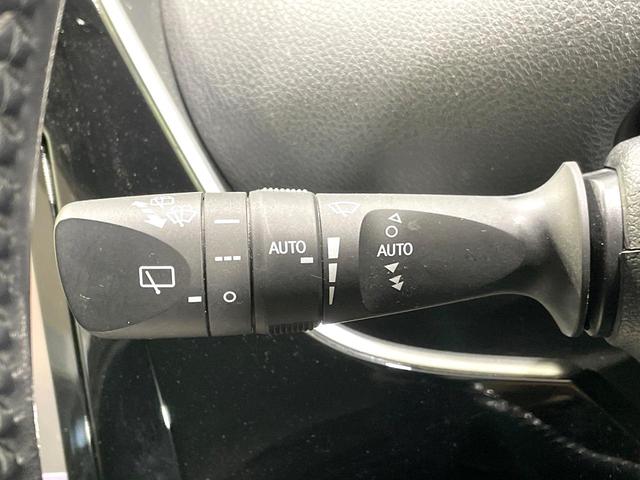 プリウス Ａツーリングセレクション　４ＷＤ　純正９インチナビ　バックカメラ　トヨタセーフティセンス　レーダークルーズ　禁煙車　合皮シート　シートヒーター　ドラレコ　コーナーセンサー　ＬＥＤヘッドライト　ＥＴＣ　オートマチックハイビーム（45枚目）