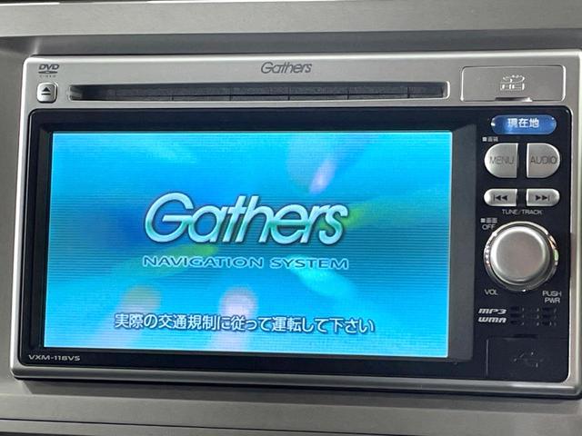 ゼストスパーク Ｗターボ　４ＷＤ　純正ナビ　バックカメラ　オートエアコン　ＨＩＤヘッドライト　フォグライト　ステアリングスイッチ　電動格納ミラー　ベンチシート　地デジＴＶ　ＣＤ／ＤＶＤ　スペアタイヤ　純正１４インチアルミ（3枚目）