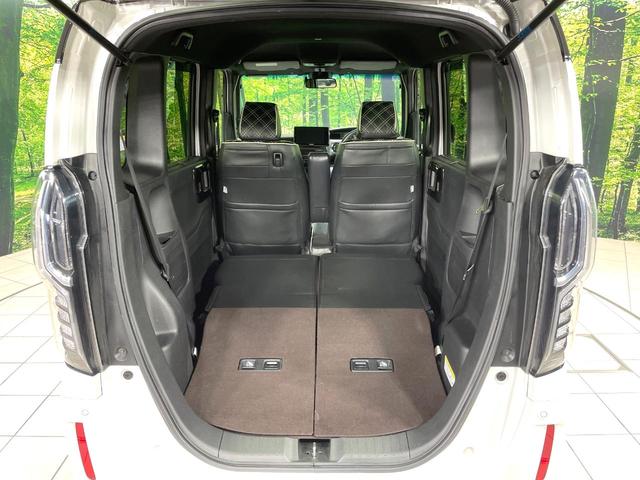 ���i�̂���������ʋ΁A���}���ɏ\���ȉ׎��X�y�[�X���m�ۂ��Ă���܂��B�Z�J���h�V�[�g��|���ƁA�傫�ȉו��̐ύڂ��\�ł���