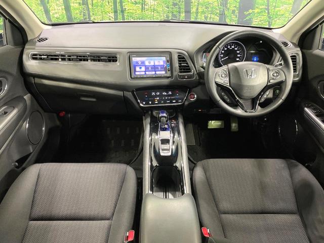 ヴェゼル ハイブリッドX・ホンダセンシング 純正SDナビ バックカメラ 衝突被害軽減システム 禁煙車 スマートキー LEDヘッド ビルトインETC 純正16インチアルミ 車線逸脱警報 オートライト デュアルエアコン Bluetooth CD(2枚目)